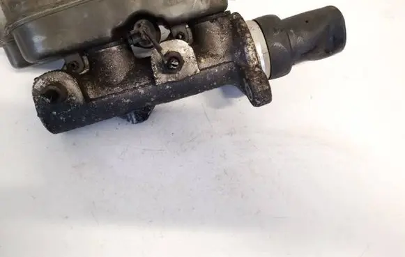 Chrysler Grand Voyager IV Master brake cylinder p04721154ab