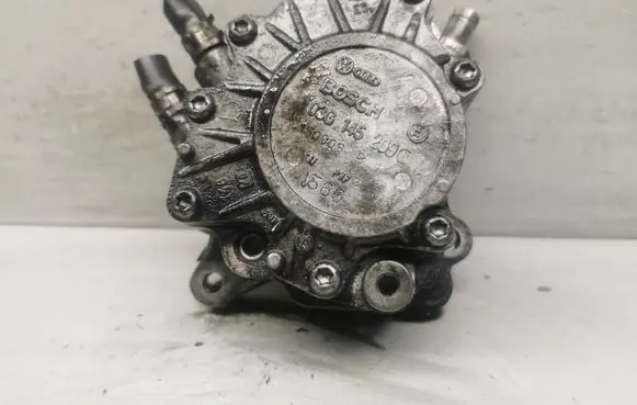 Mitsubishi Outlander Vacuum pump 03G145209C