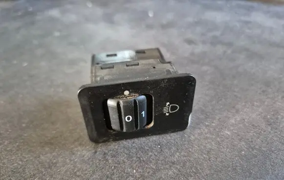 Mitsubishi L200 Headlight level height control switch