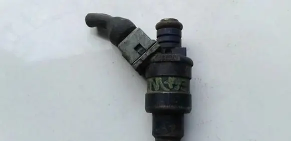 Renault Megane I Fuel injector 866313