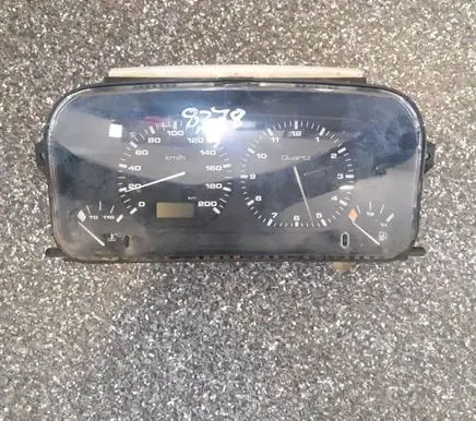 Volkswagen Polo III 6N 6N2 6NF Speedometer (instrument cluster) 87001323