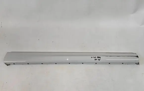 Mercedes-Benz V Class W447 Side skirt front trim a4476906001