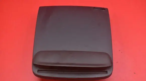 Glove box