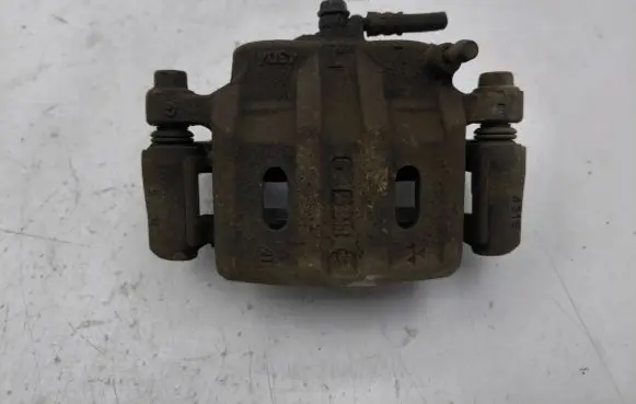 Mitsubishi Outlander Front brake caliper
