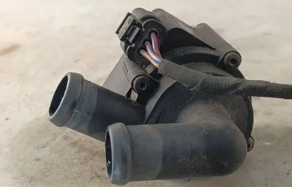 Volkswagen PASSAT B7 Electric auxiliary coolant/water pump 5N0965561 11T2391450 701713240