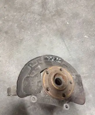 Volvo S70 V70 V70 XC Front wheel hub P39960627