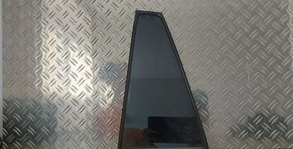 Rear vent window glass