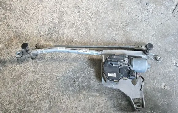 Front wiper linkage and motor