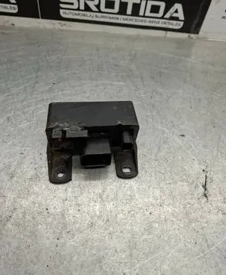 Mercedes-Benz C W203 Glow plug pre-heat relay A6461536579