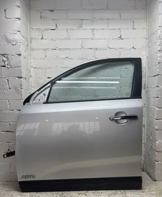 KIA Sorento Front door