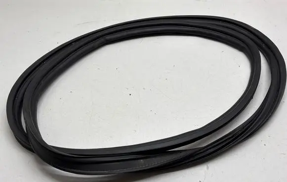 Dodge Durango III Trunk rubber seal (body) 55399229AE