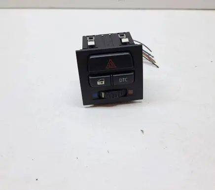 BMW 3 E90 E91 Hazard light switch 9132421
