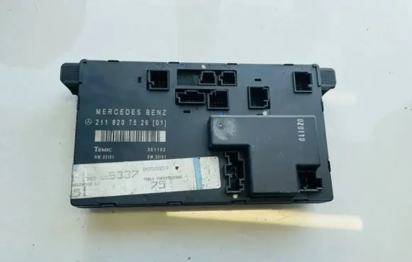 Mercedes-Benz E W211 Door control unit/module 2118207526 351162