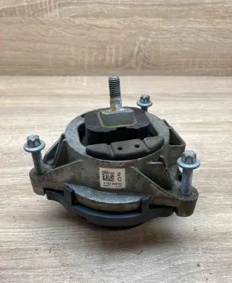 Mercedes-Benz E W211 Engine mount bracket 6787659 230517