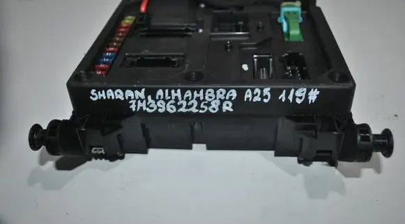 Volkswagen Sharan Fuse module 7M3962258R