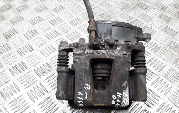 Hyundai i40 Rear brake caliper