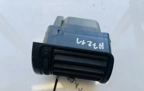 Audi A4 S4 B5 8D Dash center air vent grill 8d1820901