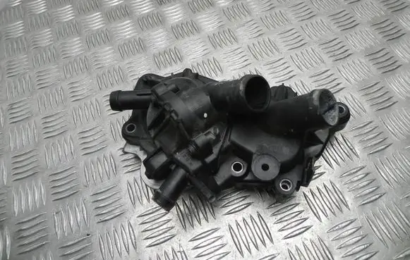 Volkswagen Golf Sportsvan Water pump 04E121042M VD17215