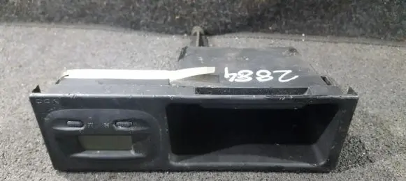 Mazda 323 F Screen/display/small screen 6372020331