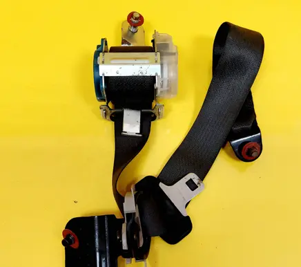 KIA Carens I Rear seatbelt 89810201D030