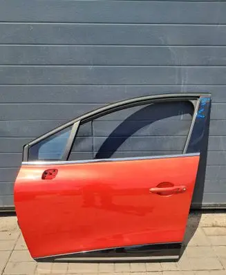 Renault Clio IV Front door