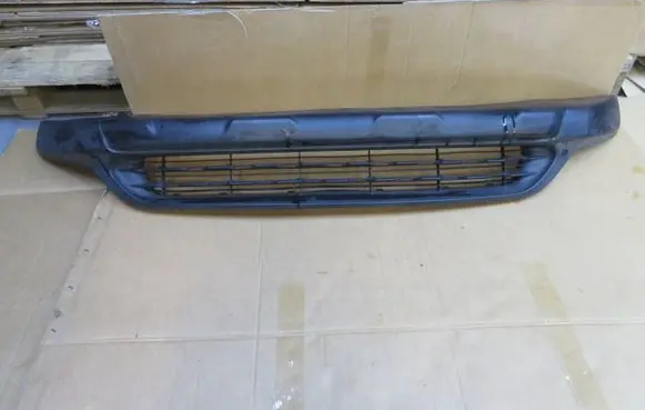 Front bumper lip