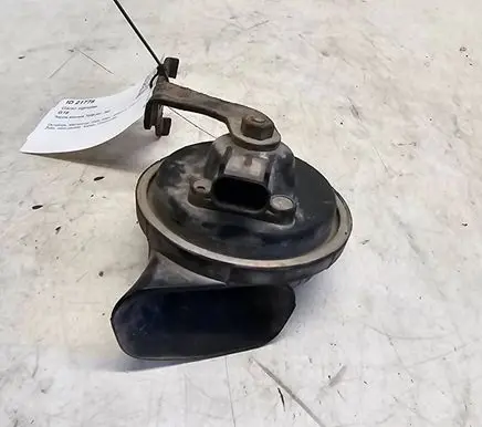 Toyota Avensis T250 Horn signal A28657625