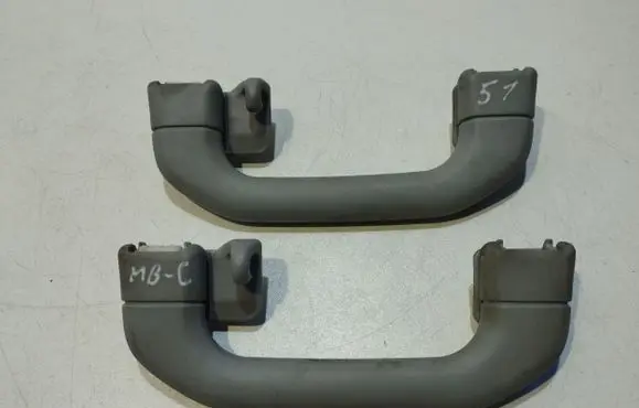 Mercedes-Benz C W203 Rear interior roof grab handle A2038100551