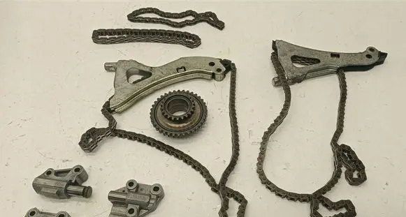 Mercedes-Benz CLS C218 X218 Slide rail for timing chain 