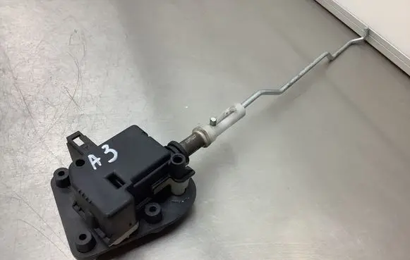 Audi A3 S3 8P Tailgate boot lock/latch motor 8E9827833