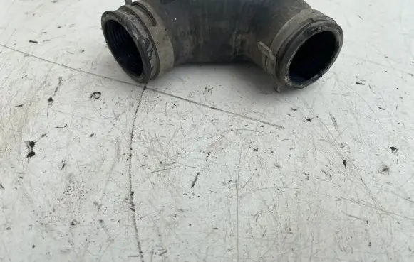 Volkswagen Golf VII Intercooler hose/pipe