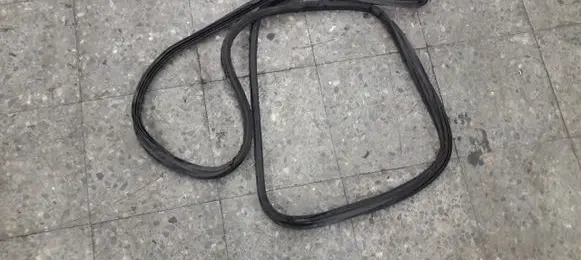 Hyundai Santa Fe Trunk rubber seal (body) 