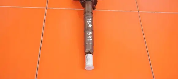 Mercedes-Benz C AMG W204 Fuel injector 0445115064 19MB44