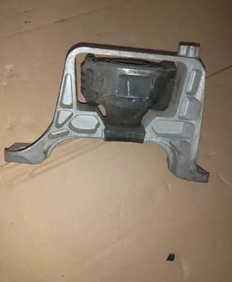 Mazda 3 II Engine mount bracket K1442