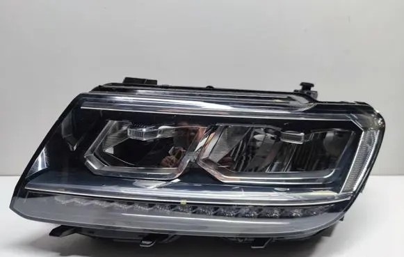 Volkswagen Tiguan Headlight/headlamp 5NB941035B