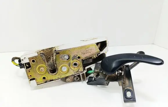 Seat Alhambra (Mk1) Rear door lock 7M0839012