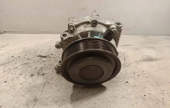 Opel Insignia B Water pump 55496778