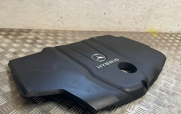 Mercedes-Benz C AMG W205 Engine cover (trim) A6510108915