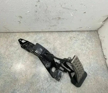 Honda Civic Accelerator throttle pedal JM0BB