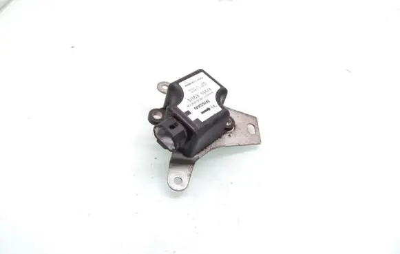 Nissan X-Trail T30 ESP acceleration yaw rate sensor 43930EQ010