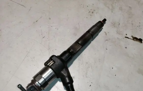 Mazda 6 Fuel injector R2AA13H50