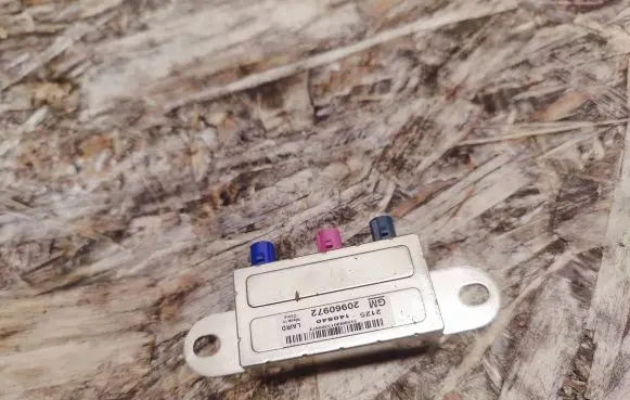 Cadillac XTS Aerial antenna amplifier 20960972