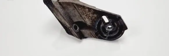 Volvo S80 Engine mounting bracket 9209959