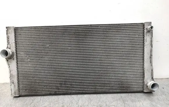 BMW 5 F10 F11 Coolant radiator 8509176 X0008001
