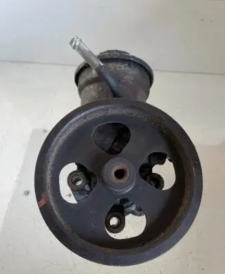 Toyota Corolla Verso AR10 Power steering pump