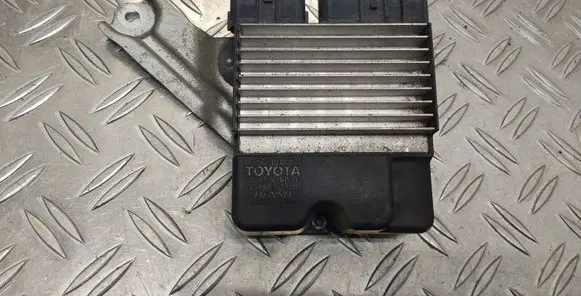 Toyota Avensis T250 Fuel injection control unit/module 8987128010