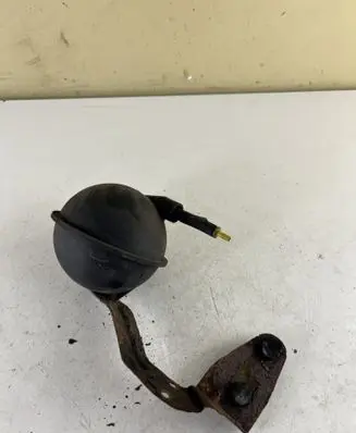 Vacuum air tank
