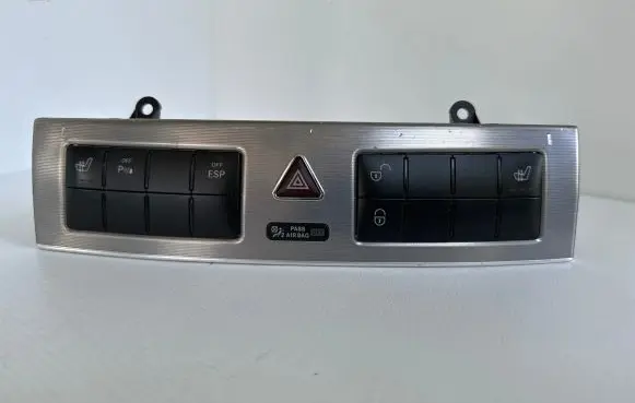 Mercedes-Benz C W203 Hazard light switch 2038707610 33635403 30061010144436