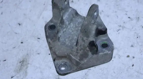 Nissan X-Trail T31 Engine mounting bracket 11332JD700