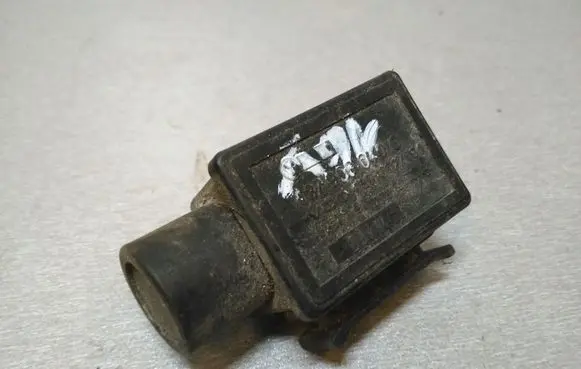 Audi A4 S4 B6 8E 8H Outside/external air temperature sensor 037906040C 060002001
